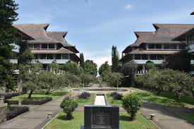 Latihan Soal Ujian Masuk ITB untuk Siswa SMA sebagai Persiapan Akademik Bertahap