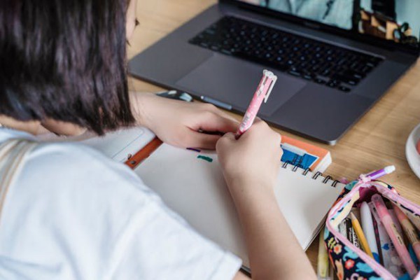 Apa Itu Kemampuan Verbal: Hubungannya dengan Prestasi Akademik