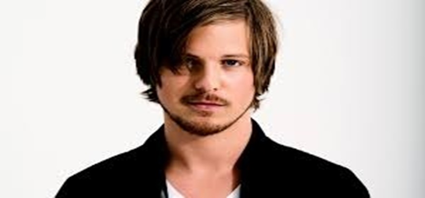 Perjalanan Karier Aleksander Denstad With: Dari Idol Norway ke Industri Musik