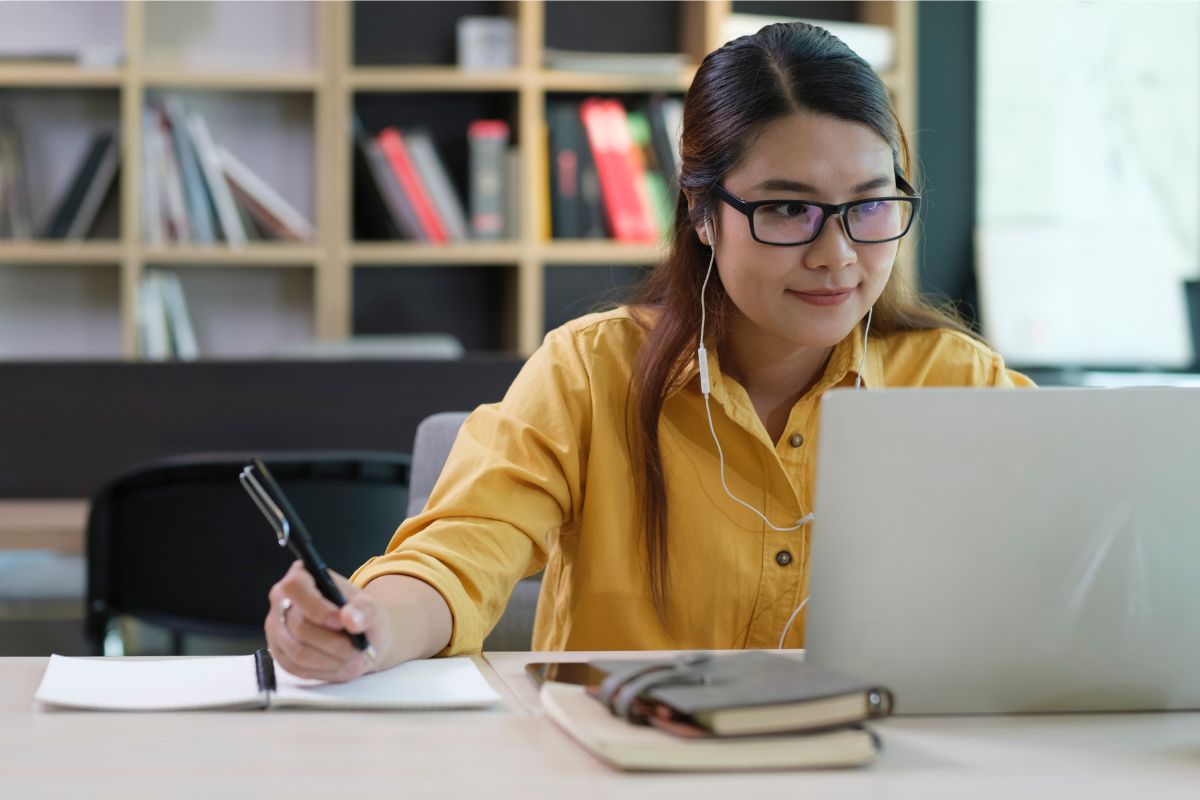 Keunggulan Mengikuti Tryout Online Masuk Perguruan Tinggi Dibanding Tryout Konvensional