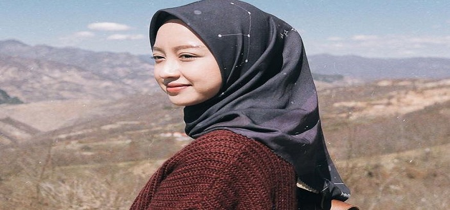 Kamu Tembem? Berikut Tips Berhijab untuk Menyamarkan Pipimu