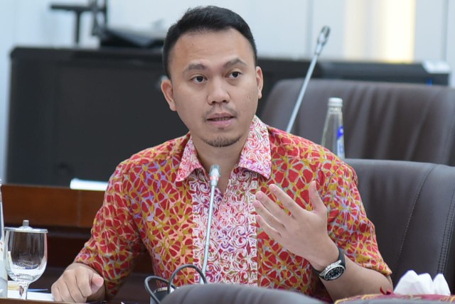 Menelusuri Jejak Politik: Profil Muhammad Husein Fadlulloh (Gerindra) Daerah Pemilihan Jawa Barat XI